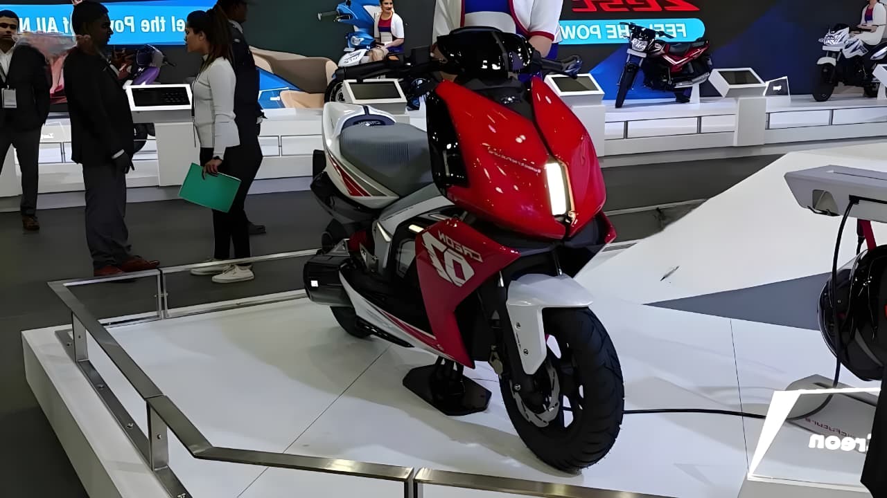 TVS iQube Hybrid Launched in India at ₹1.25 Lakh – 215 KM Range & 78 KMPL Mileage!